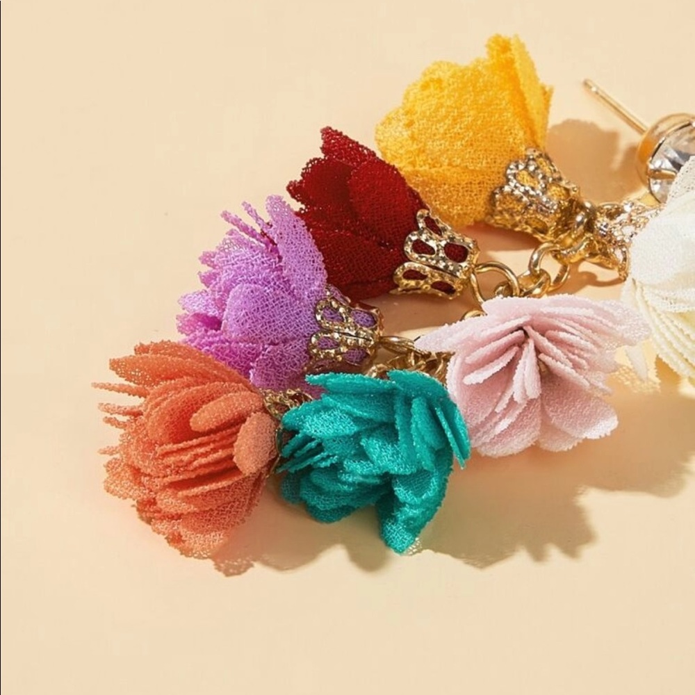 🔥3/$20🔥Layered Flower Floral Drop Earrings - Picture 4 of 4